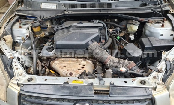 Sayi Na hannu Toyota RAV4 White Mota in Douala a Ƙasar Kamaru Sayi Na hannu Toyota RAV4 White Mota in Douala a Ƙasar Kamaru