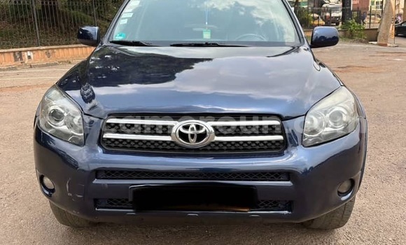 Sayi Na hannu Toyota RAV4 Sauran Mota in Yaounde a Babban Kamaru