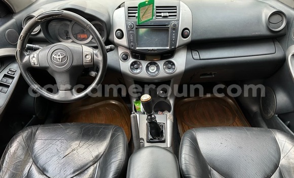 Sayi Na hannu Toyota RAV4 Sauran Mota in Yaounde a Babban Kamaru Sayi Na hannu Toyota RAV4 Sauran Mota in Yaounde a Babban Kamaru