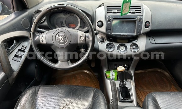 Sayi Na hannu Toyota RAV4 Sauran Mota in Yaounde a Babban Kamaru Sayi Na hannu Toyota RAV4 Sauran Mota in Yaounde a Babban Kamaru