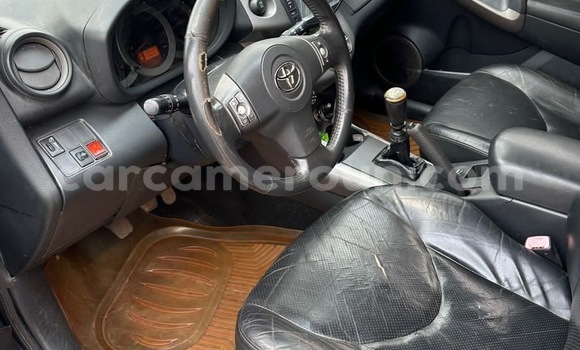Sayi Na hannu Toyota RAV4 Sauran Mota in Yaounde a Babban Kamaru Sayi Na hannu Toyota RAV4 Sauran Mota in Yaounde a Babban Kamaru