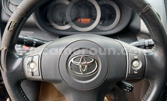 Sayi Na hannu Toyota RAV4 Sauran Mota in Yaounde a Babban Kamaru Sayi Na hannu Toyota RAV4 Sauran Mota in Yaounde a Babban Kamaru