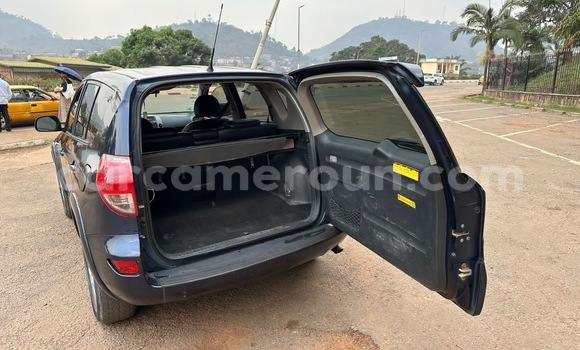Sayi Na hannu Toyota RAV4 Sauran Mota in Yaounde a Babban Kamaru Sayi Na hannu Toyota RAV4 Sauran Mota in Yaounde a Babban Kamaru