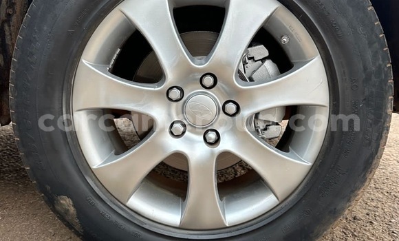 Sayi Na hannu Toyota RAV4 Sauran Mota in Yaounde a Babban Kamaru Sayi Na hannu Toyota RAV4 Sauran Mota in Yaounde a Babban Kamaru