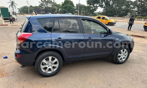 Sayi Na hannu Toyota RAV4 Sauran Mota in Yaounde a Babban Kamaru Sayi Na hannu Toyota RAV4 Sauran Mota in Yaounde a Babban Kamaru