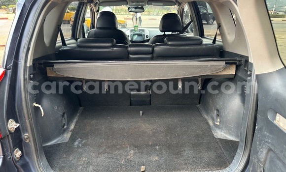 Sayi Na hannu Toyota RAV4 Sauran Mota in Yaounde a Babban Kamaru Sayi Na hannu Toyota RAV4 Sauran Mota in Yaounde a Babban Kamaru