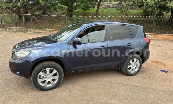 Sayi Na hannu Toyota RAV4 Sauran Mota in Yaounde a Babban Kamaru Sayi Na hannu Toyota RAV4 Sauran Mota in Yaounde a Babban Kamaru