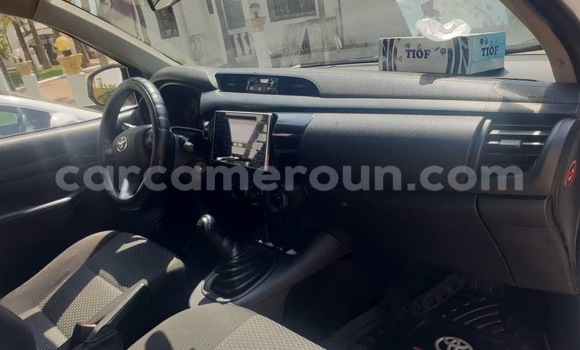 Acheter Occasion Voiture Toyota Hilux Blanc à Yaoundé, Central Cameroon Acheter Occasion Voiture Toyota Hilux Blanc à Yaoundé, Central Cameroon
