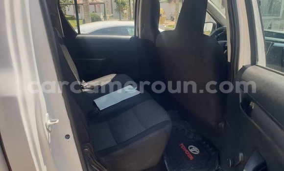 Acheter Occasion Voiture Toyota Hilux Blanc à Yaoundé, Central Cameroon Acheter Occasion Voiture Toyota Hilux Blanc à Yaoundé, Central Cameroon