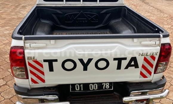 Acheter Occasion Voiture Toyota Hilux Blanc à Yaoundé, Central Cameroon Acheter Occasion Voiture Toyota Hilux Blanc à Yaoundé, Central Cameroon