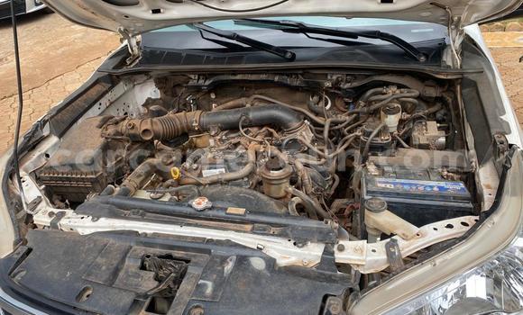 Acheter Occasion Voiture Toyota Hilux Blanc à Yaoundé, Central Cameroon Acheter Occasion Voiture Toyota Hilux Blanc à Yaoundé, Central Cameroon