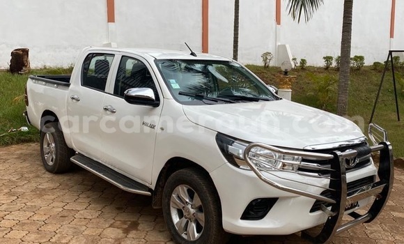 Acheter Occasion Voiture Toyota Hilux Blanc à Yaoundé, Central Cameroon Acheter Occasion Voiture Toyota Hilux Blanc à Yaoundé, Central Cameroon