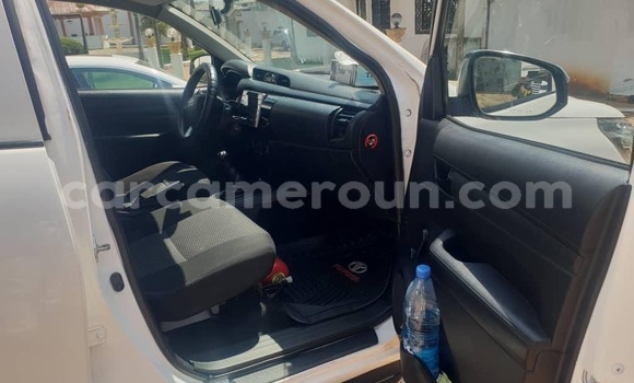 Acheter Occasion Voiture Toyota Hilux Blanc à Yaoundé, Central Cameroon Acheter Occasion Voiture Toyota Hilux Blanc à Yaoundé, Central Cameroon