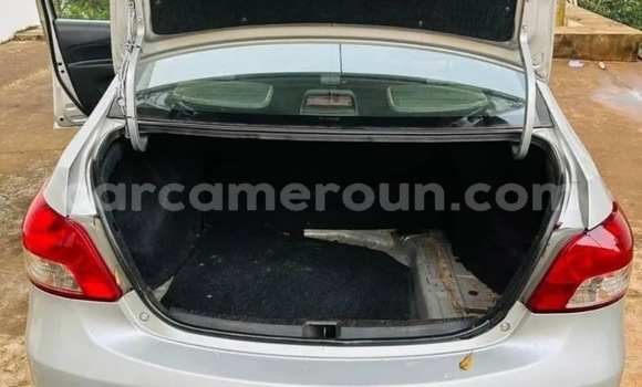 Acheter Occasion Voiture Toyota Yaris Gris à Yaoundé, Central Cameroon Acheter Occasion Voiture Toyota Yaris Gris à Yaoundé, Central Cameroon