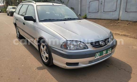 Sayi Na hannu Toyota Avensis Azurfa Mota in Yaounde a Babban Kamaru Sayi Na hannu Toyota Avensis Azurfa Mota in Yaounde a Babban Kamaru