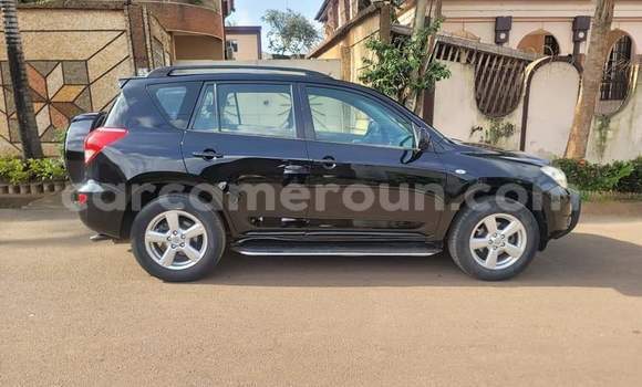 Sayi Na hannu Toyota RAV4 Black Mota in Yaounde a Babban Kamaru Sayi Na hannu Toyota RAV4 Black Mota in Yaounde a Babban Kamaru