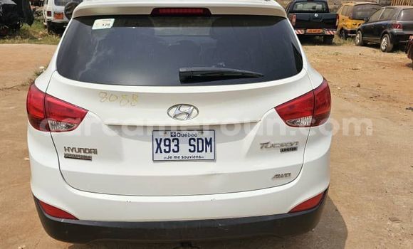 Sayi Na hannu Hyundai Tucson White Mota in Yaounde a Babban Kamaru Sayi Na hannu Hyundai Tucson White Mota in Yaounde a Babban Kamaru