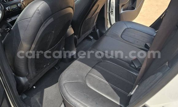 Sayi Na hannu Hyundai Tucson White Mota in Yaounde a Babban Kamaru Sayi Na hannu Hyundai Tucson White Mota in Yaounde a Babban Kamaru