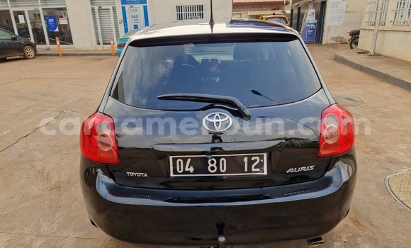 Sayi Na hannu Toyota Auris Black Mota in Yaounde a Babban Kamaru Sayi Na hannu Toyota Auris Black Mota in Yaounde a Babban Kamaru