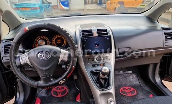 Sayi Na hannu Toyota Auris Black Mota in Yaounde a Babban Kamaru Sayi Na hannu Toyota Auris Black Mota in Yaounde a Babban Kamaru