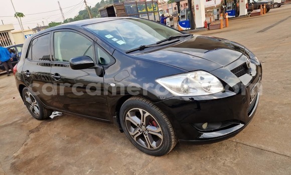 Sayi Na hannu Toyota Auris Black Mota in Yaounde a Babban Kamaru Sayi Na hannu Toyota Auris Black Mota in Yaounde a Babban Kamaru