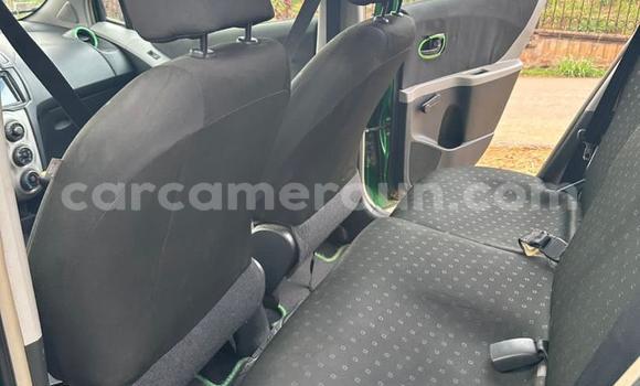 Sayi Na hannu Toyota Yaris Green Mota in Yaounde a Babban Kamaru Sayi Na hannu Toyota Yaris Green Mota in Yaounde a Babban Kamaru