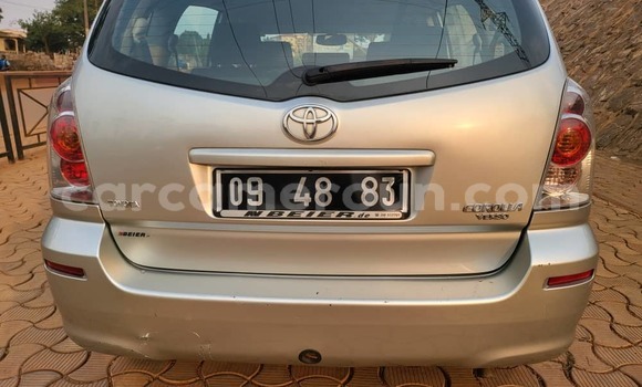 Sayi Na hannu Toyota Verso Azurfa Mota in Yaounde a Babban Kamaru Sayi Na hannu Toyota Verso Azurfa Mota in Yaounde a Babban Kamaru