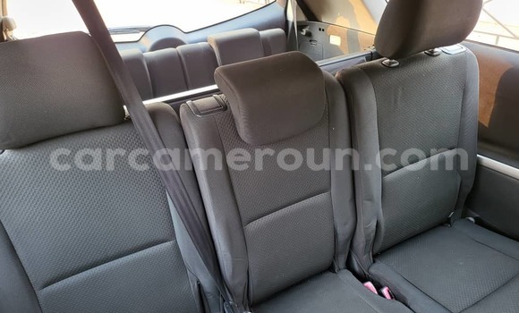 Sayi Na hannu Toyota Verso Azurfa Mota in Yaounde a Babban Kamaru Sayi Na hannu Toyota Verso Azurfa Mota in Yaounde a Babban Kamaru