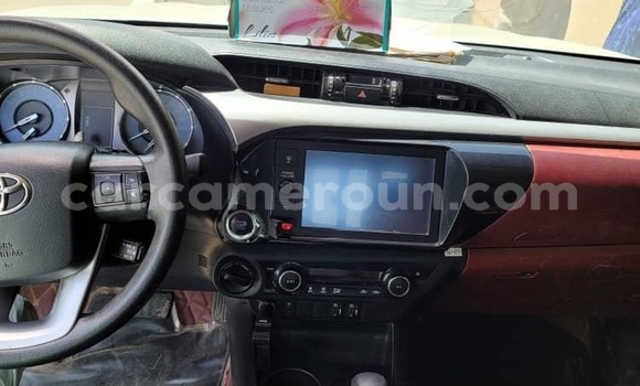 Buy Used Toyota Pickup White Car in Douala in Littoral Cameroon Buy Used Toyota Pickup White Car in Douala in Littoral Cameroon