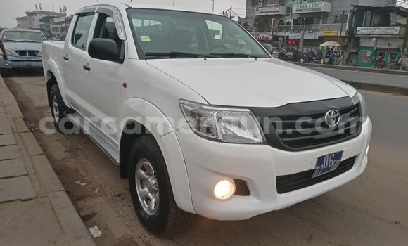Acheter Neuf Voiture Toyota Pickup Blanc à Douala, Littoral Cameroon