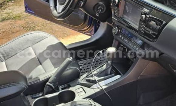 Sayi Na hannu Toyota Corolla Blue Mota in Yaounde a Babban Kamaru Sayi Na hannu Toyota Corolla Blue Mota in Yaounde a Babban Kamaru