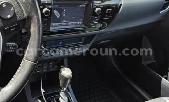 Sayi Na hannu Toyota Corolla Blue Mota in Yaounde a Babban Kamaru Sayi Na hannu Toyota Corolla Blue Mota in Yaounde a Babban Kamaru