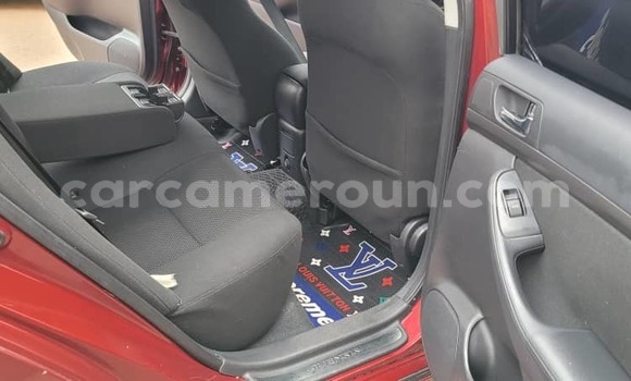 Sayi Na hannu Toyota Avensis Red Mota in Yaounde a Babban Kamaru Sayi Na hannu Toyota Avensis Red Mota in Yaounde a Babban Kamaru