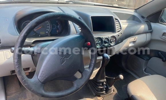 Acheter Occasion Voiture Mitsubishi L200 Blanc à Yaoundé, Central Cameroon Acheter Occasion Voiture Mitsubishi L200 Blanc à Yaoundé, Central Cameroon