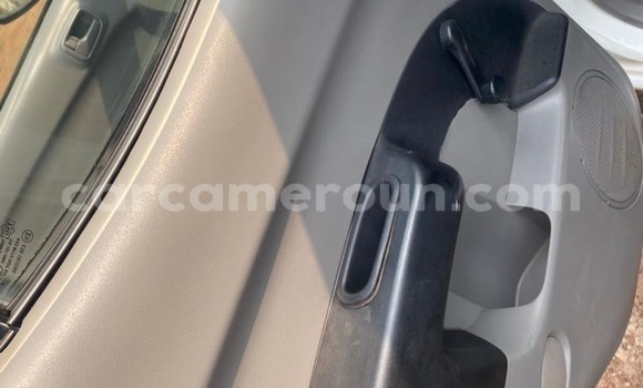 Acheter Occasion Voiture Mitsubishi L200 Blanc à Yaoundé, Central Cameroon Acheter Occasion Voiture Mitsubishi L200 Blanc à Yaoundé, Central Cameroon