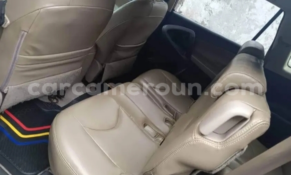 Sayi Na hannu Toyota RAV4 Black Mota in Yaounde a Babban Kamaru Sayi Na hannu Toyota RAV4 Black Mota in Yaounde a Babban Kamaru