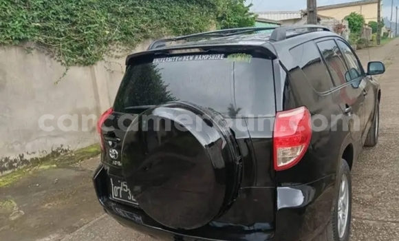 Sayi Na hannu Toyota RAV4 Black Mota in Yaounde a Babban Kamaru Sayi Na hannu Toyota RAV4 Black Mota in Yaounde a Babban Kamaru