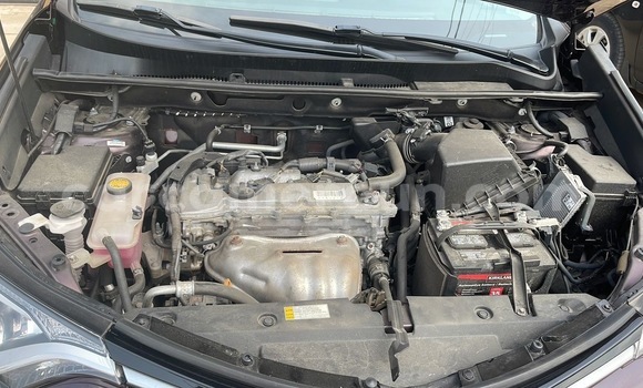 Sayi Sabo Toyota RAV4 Brown Mota in Douala a Ƙasar Kamaru Sayi Sabo Toyota RAV4 Brown Mota in Douala a Ƙasar Kamaru