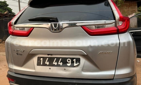 Sayi Sabo Honda CR–V Azurfa Mota in Yaounde a Babban Kamaru