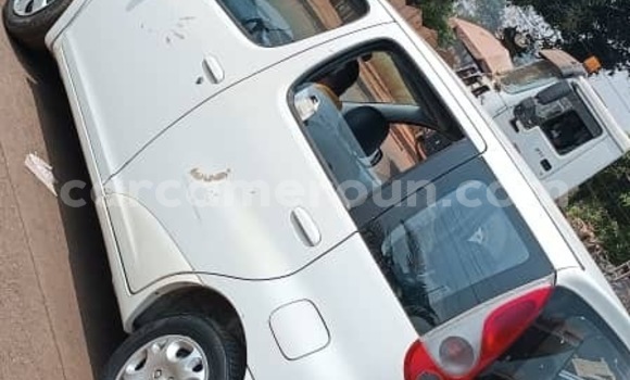 Acheter Occasion Voiture Toyota Yaris Gris à Yaoundé, Central Cameroon Acheter Occasion Voiture Toyota Yaris Gris à Yaoundé, Central Cameroon