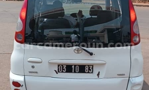 Acheter Occasion Voiture Toyota Yaris Gris à Yaoundé, Central Cameroon Acheter Occasion Voiture Toyota Yaris Gris à Yaoundé, Central Cameroon
