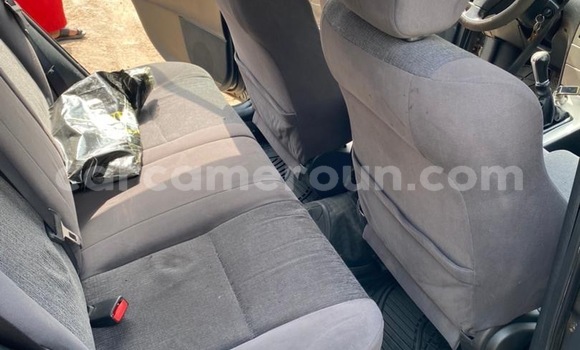 Sayi Na hannu Toyota Corolla Sauran Mota in Yaounde a Babban Kamaru Sayi Na hannu Toyota Corolla Sauran Mota in Yaounde a Babban Kamaru