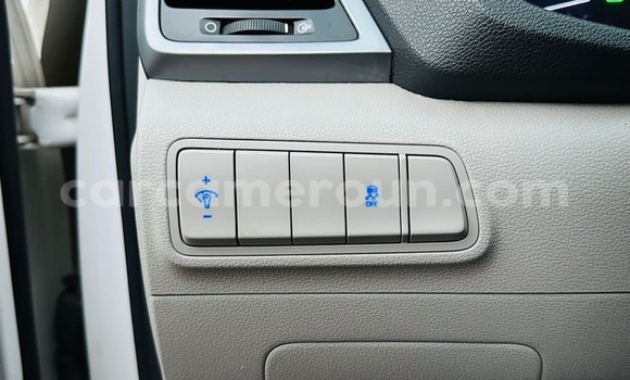 Acheter Occasion Voiture Hyundai Tucson Blanc à Yaoundé, Central Cameroon Acheter Occasion Voiture Hyundai Tucson Blanc à Yaoundé, Central Cameroon