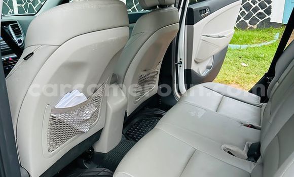 Acheter Occasion Voiture Hyundai Tucson Blanc à Yaoundé, Central Cameroon Acheter Occasion Voiture Hyundai Tucson Blanc à Yaoundé, Central Cameroon