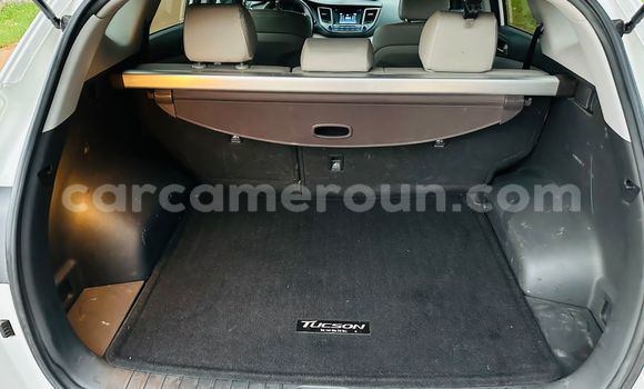 Acheter Occasion Voiture Hyundai Tucson Blanc à Yaoundé, Central Cameroon Acheter Occasion Voiture Hyundai Tucson Blanc à Yaoundé, Central Cameroon