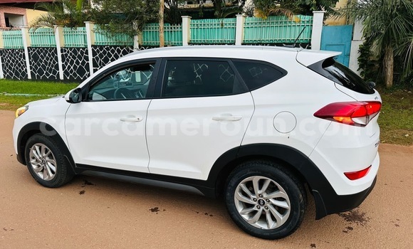 Acheter Occasion Voiture Hyundai Tucson Blanc à Yaoundé, Central Cameroon Acheter Occasion Voiture Hyundai Tucson Blanc à Yaoundé, Central Cameroon