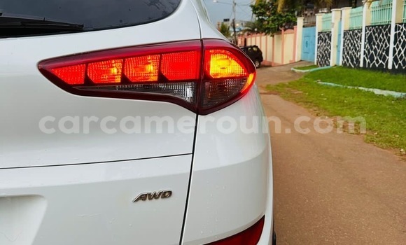 Acheter Occasion Voiture Hyundai Tucson Blanc à Yaoundé, Central Cameroon Acheter Occasion Voiture Hyundai Tucson Blanc à Yaoundé, Central Cameroon