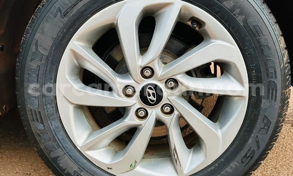 Acheter Occasion Voiture Hyundai Tucson Blanc à Yaoundé, Central Cameroon Acheter Occasion Voiture Hyundai Tucson Blanc à Yaoundé, Central Cameroon