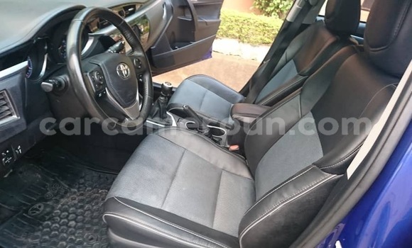 Sayi Na hannu Toyota Corolla Blue Mota in Yaounde a Babban Kamaru Sayi Na hannu Toyota Corolla Blue Mota in Yaounde a Babban Kamaru