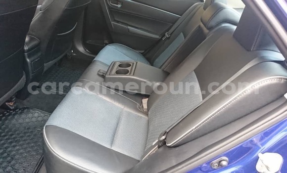 Sayi Na hannu Toyota Corolla Blue Mota in Yaounde a Babban Kamaru Sayi Na hannu Toyota Corolla Blue Mota in Yaounde a Babban Kamaru
